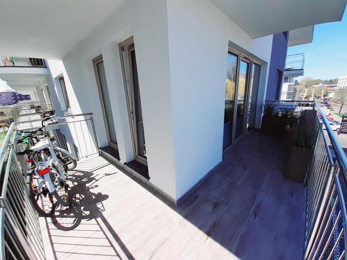 Apartamento Apartament Kapitanski Mostek 17A Z Widokiem Na Port I Latarnie Morska Oraz Garazem Kołobrzeg Exterior foto