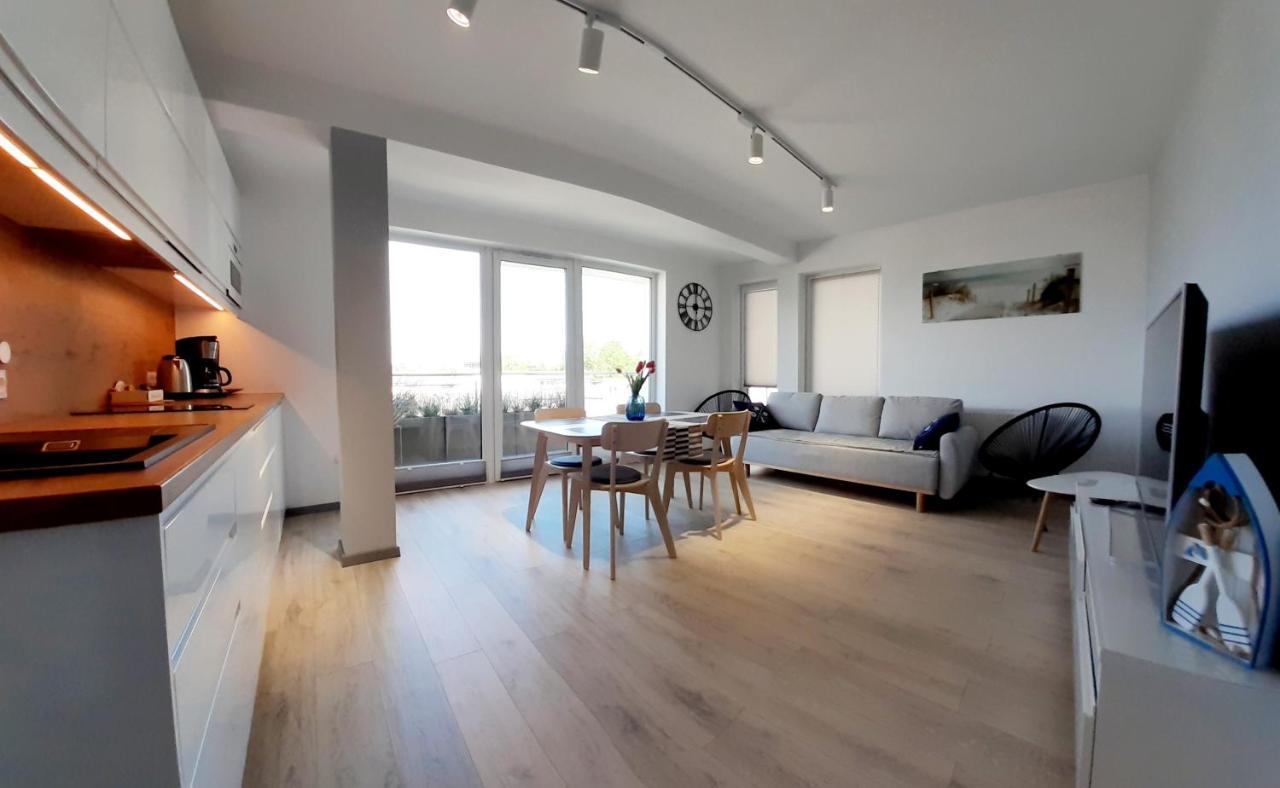 Apartamento Apartament Kapitanski Mostek 17A Z Widokiem Na Port I Latarnie Morska Oraz Garazem Kołobrzeg Exterior foto